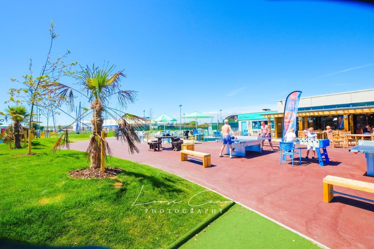 Big Skies Platinum Plus Holiday Home With Wifi, Netflix, Dishwasher, Decking Camber ภายนอก รูปภาพ